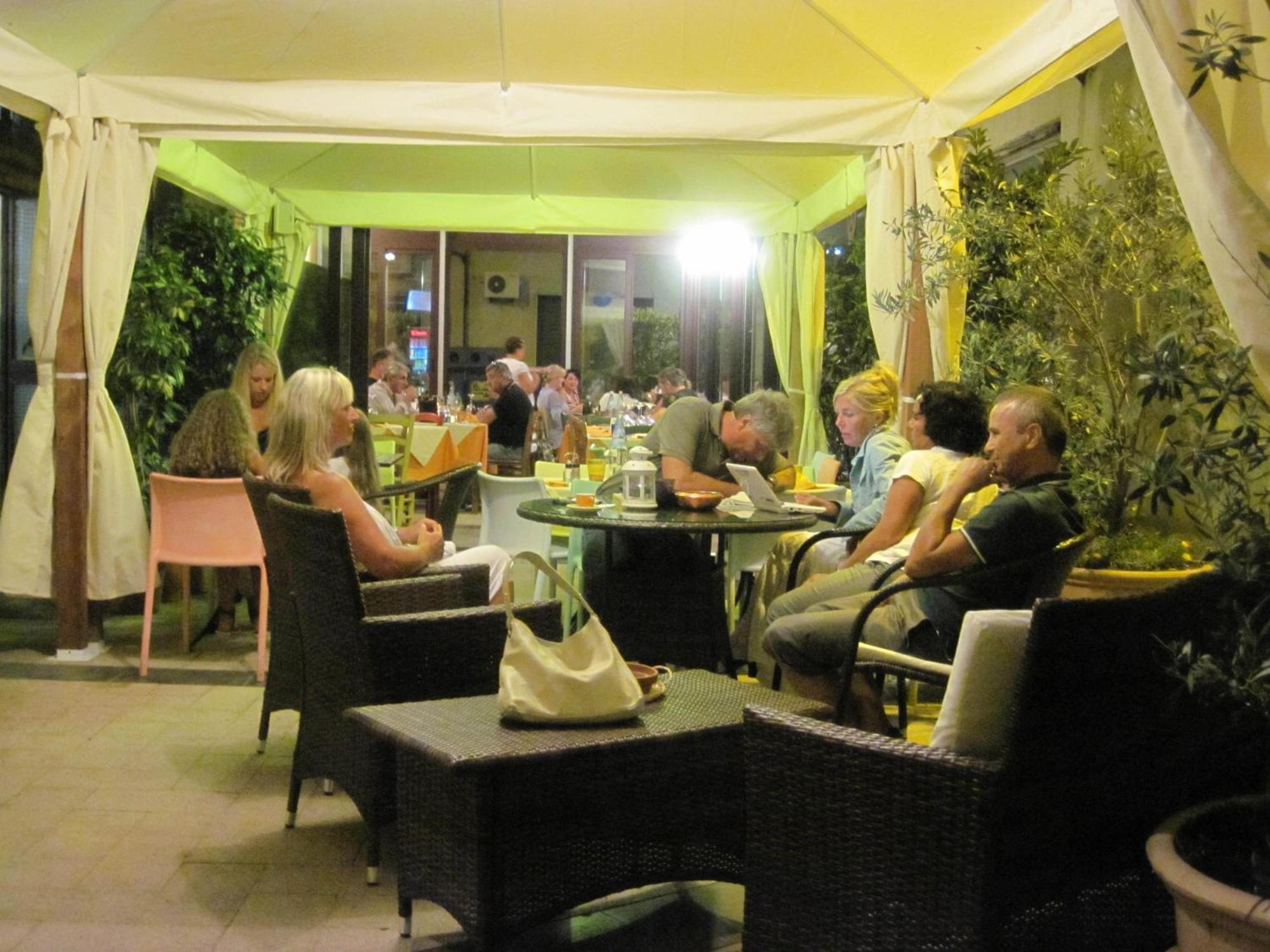 Hotel Il Ponte Cecina  Εξωτερικό φωτογραφία
